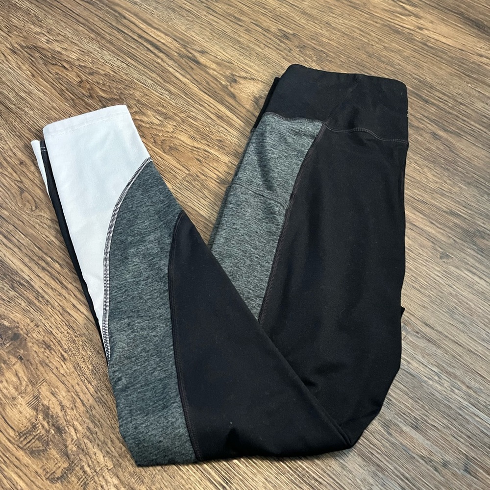 Black, gray, light pink bottom leggings, size large